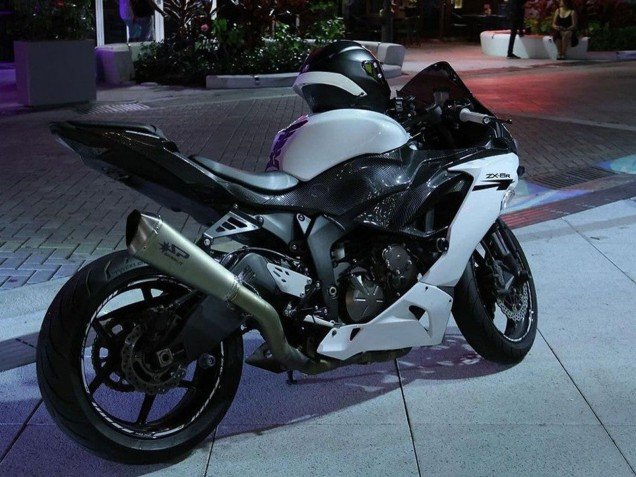 2019-2022 White Black Carbon Fiber Kawasaki ZX6R Motorcycle Fairings